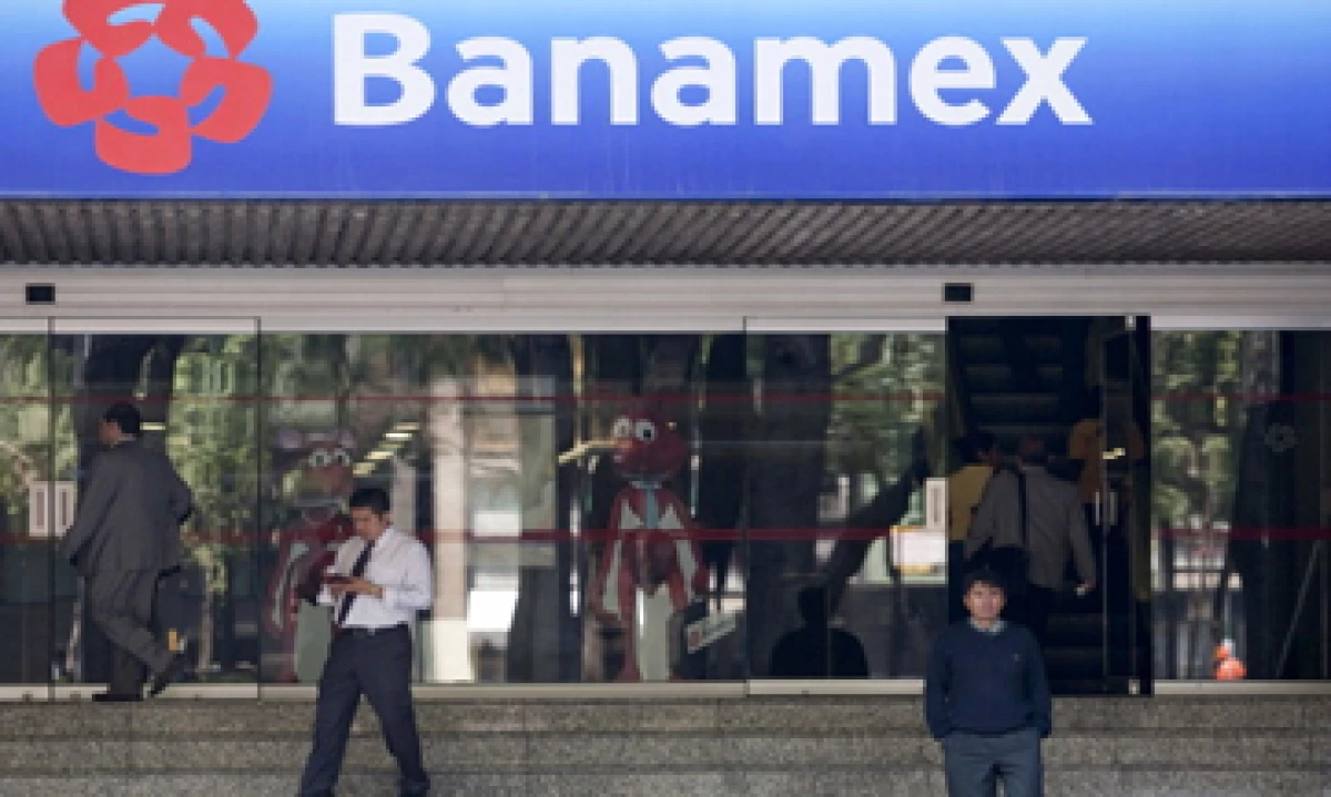 La institución con mayor número de reclamos por consumos no reconocidos en tarjetas de crédito y débito es Banamex. (Foto: Getty Images)