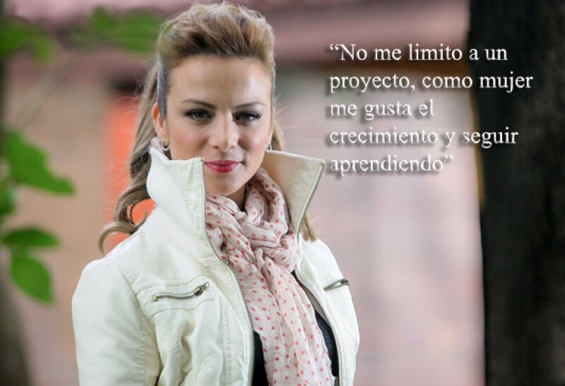 Silvia Navarro promociona su nueva cinta Labios Rojos.