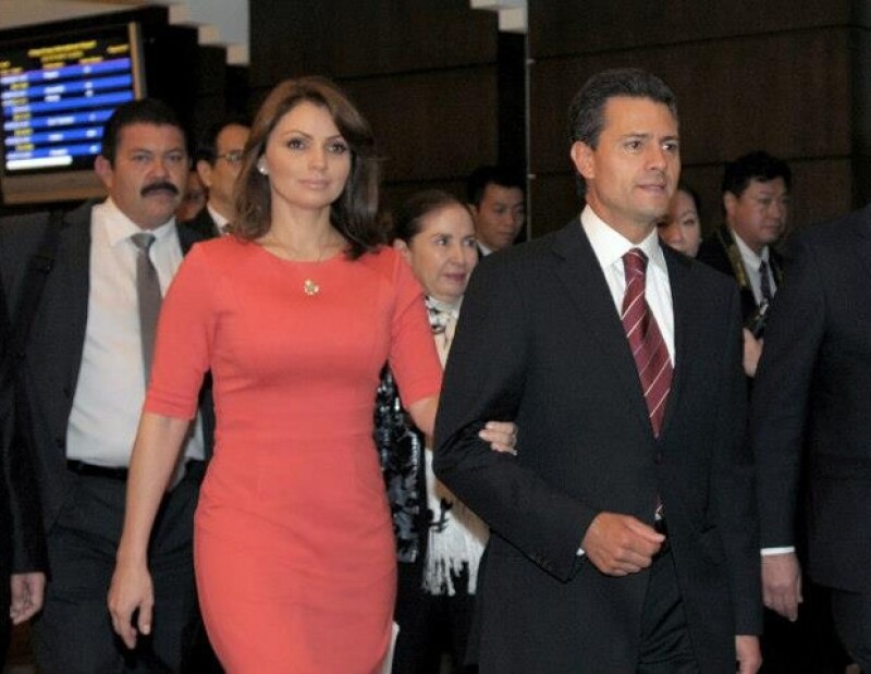 El corte del vestido fue el correcto para destacar la silueta de La Gaviota a manera discreta.
