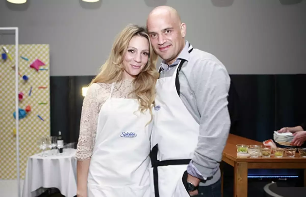 Víctor León, Vivi Rivas, José Ariztia y Andrea de la Garza fueron algunos de los amigos invitados al restaurante Biko para divertirse preparando su cena.