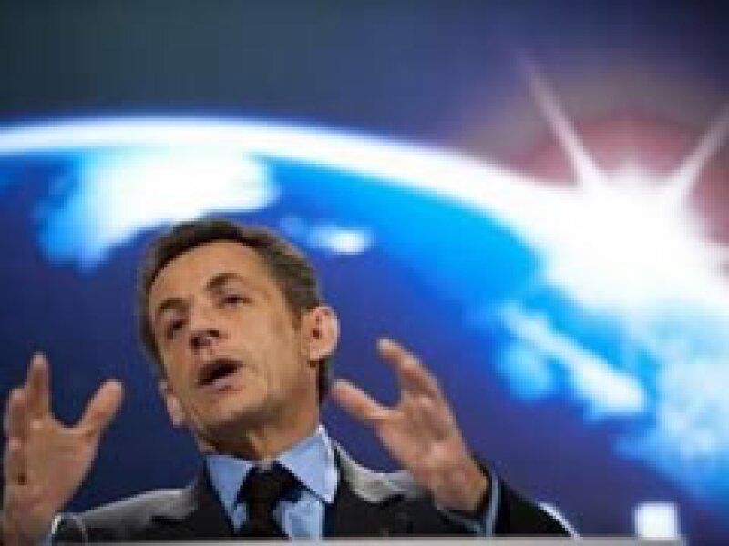 El presidente de Francia dice que creará nuevos créditos para impulsar la economía. (Foto: Reuters)