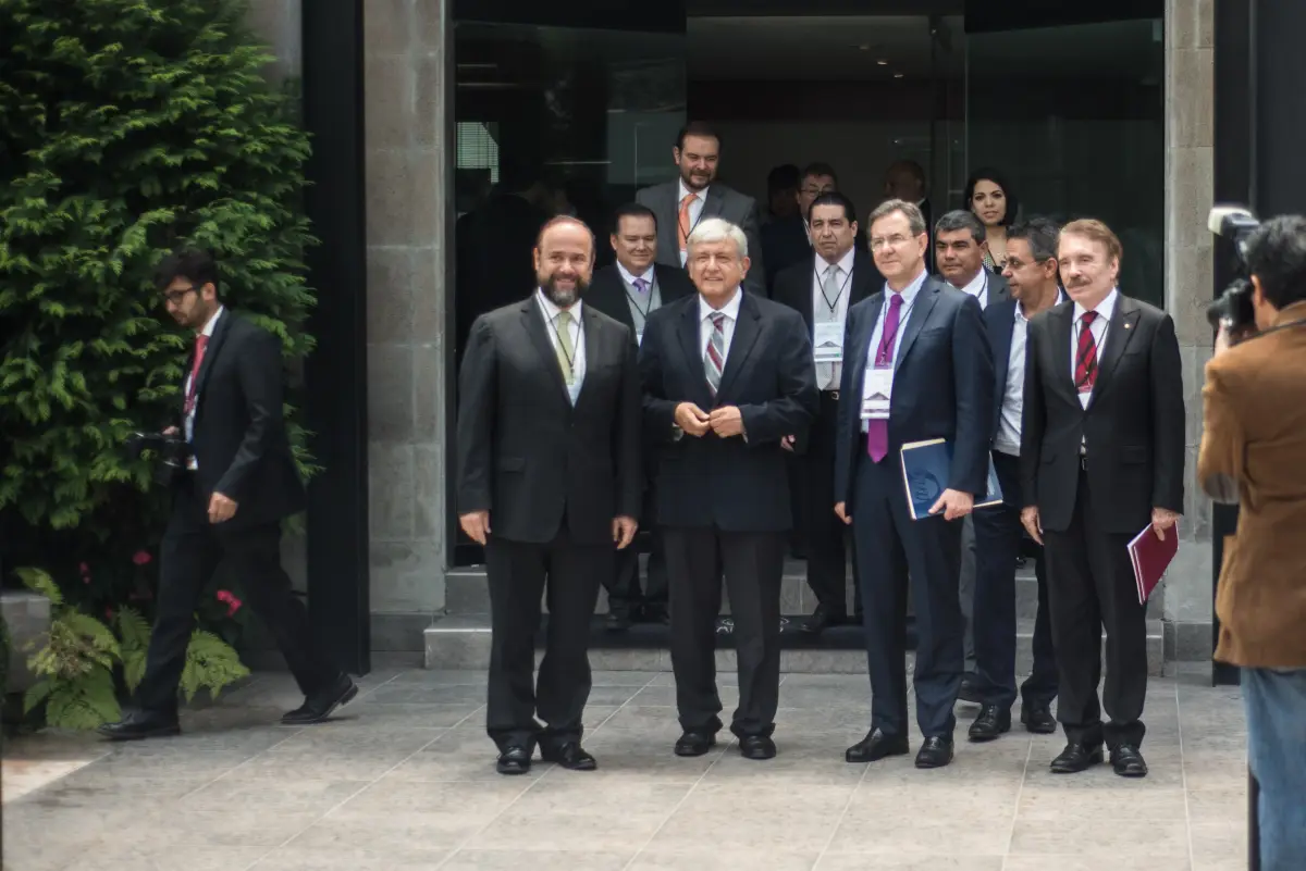 AMLO con rectores