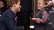 El nieto de la reina Isabel II acudió a los premios `WellChild Awards´, celebrados en el Hotel InterContinental en Londres.