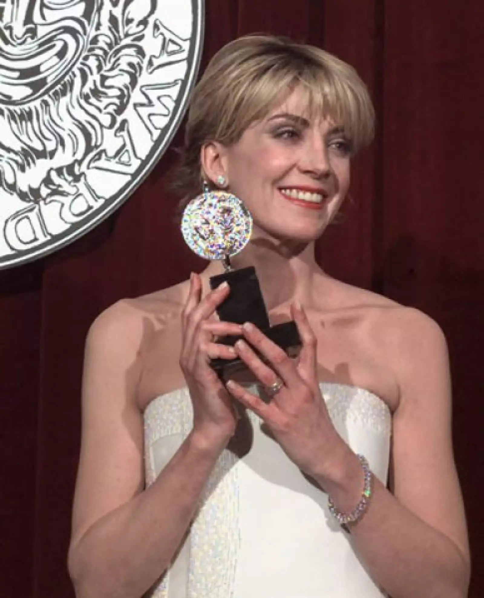 La actriz ganó en 1998 un premio Tony como Mejor Actriz Principal por su actuación en la obra de Broadway “Cabaret”.