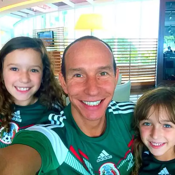 Erik Rubín, Mia y Nina ya están listos para apoyar al equipo mexicano frente a Camerún.