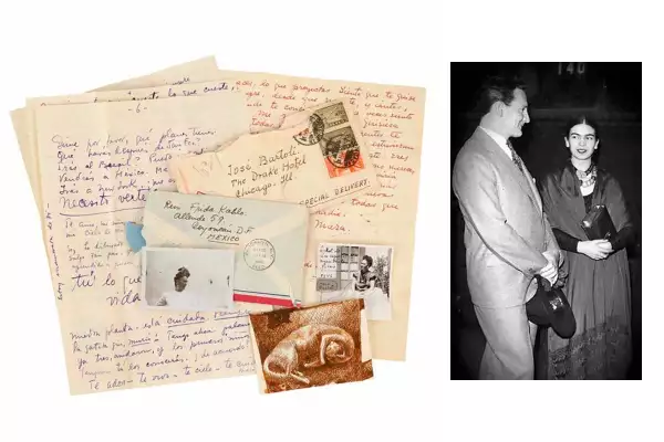 José Bartoli y Frida Kahlo junto a las cartas que se enviaron. 