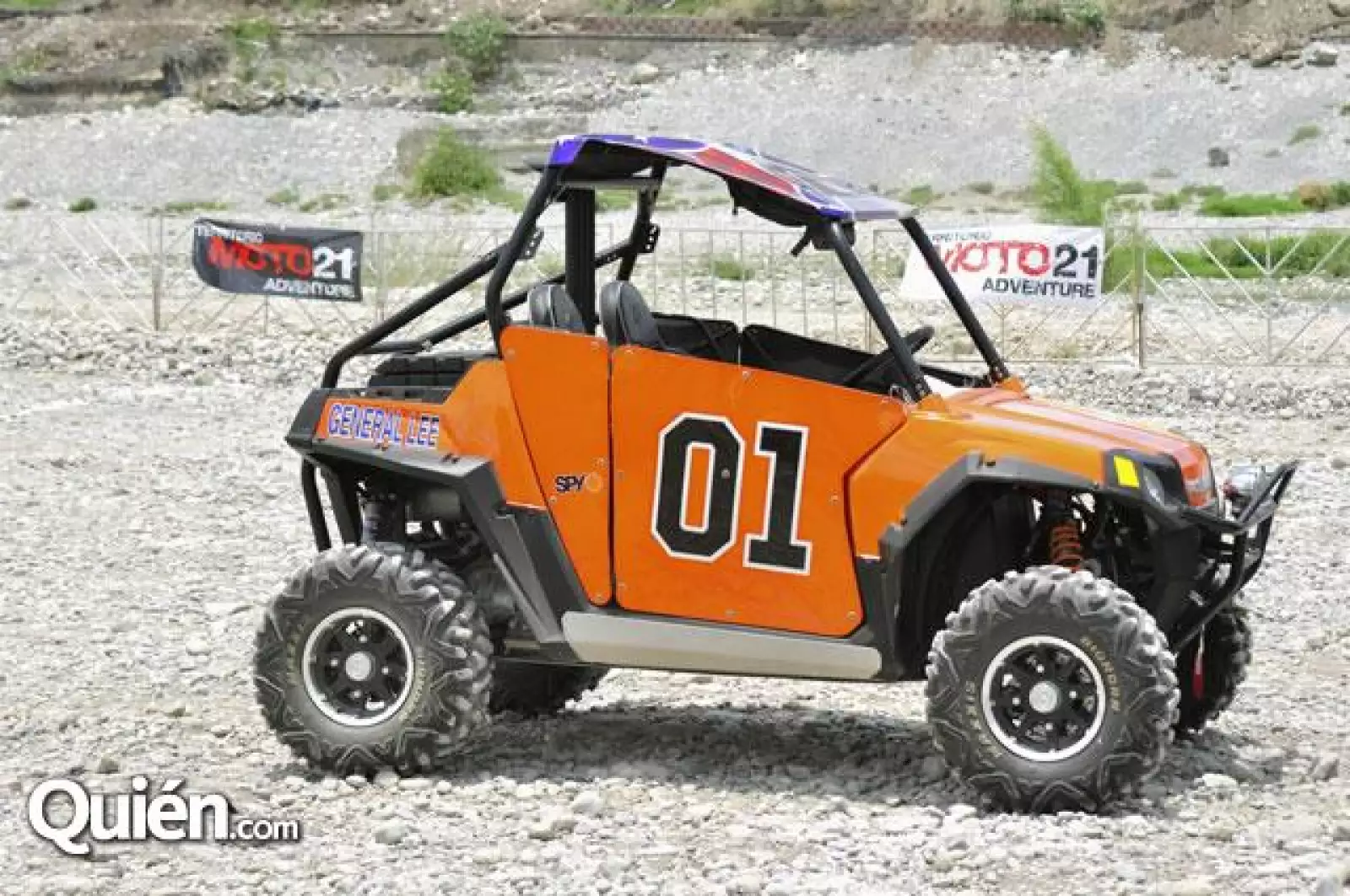 Moto Cross en Río Santa Catarina por Moto 21