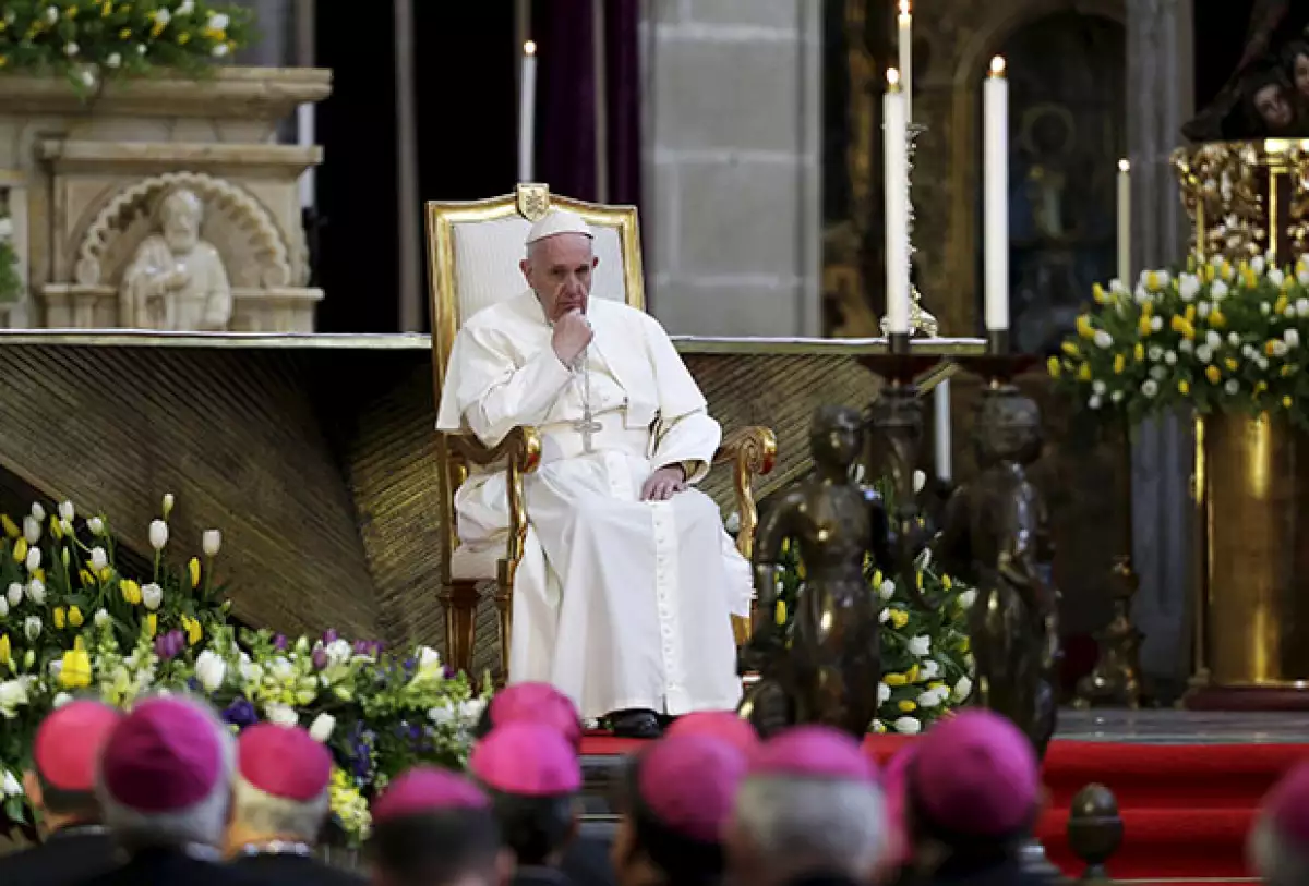 En Catedral, el pontífice se reunió con obispos y arzobispos de la iglesia católica.