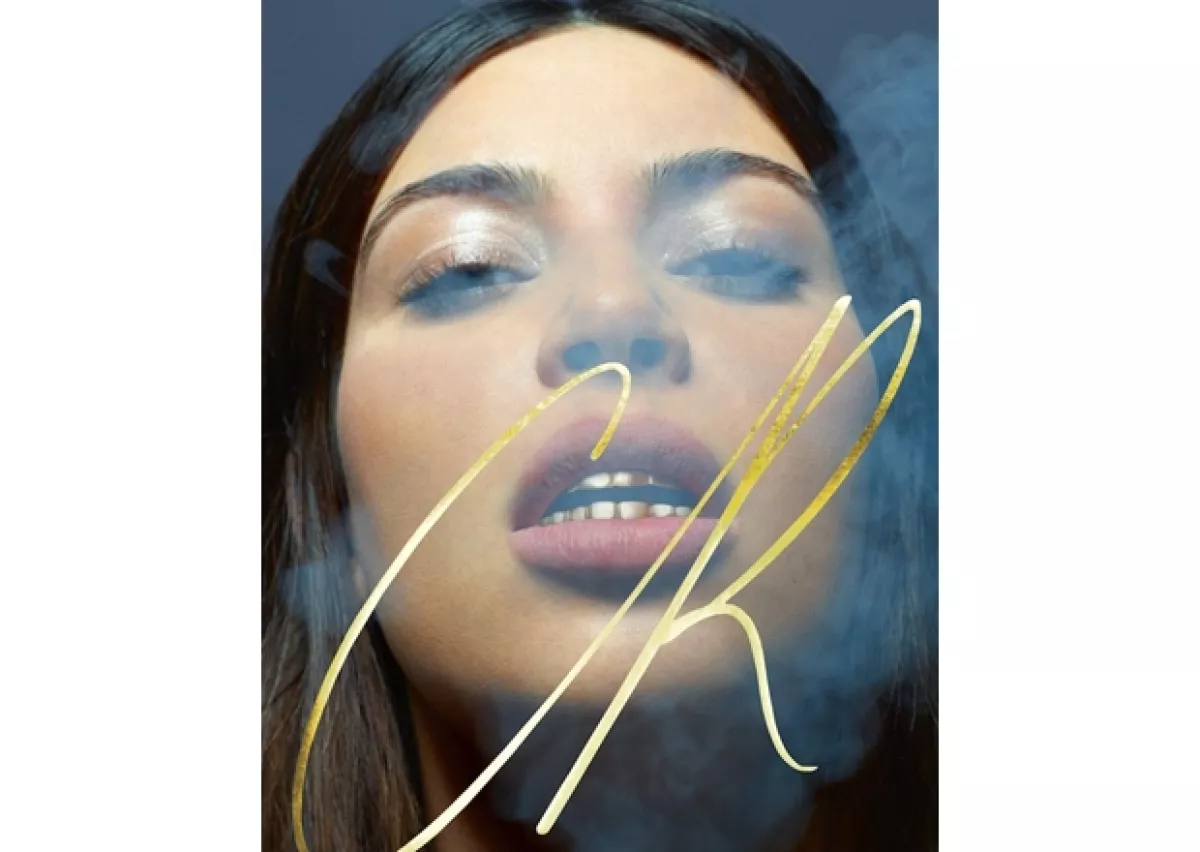 Esta es la portada de la revista para la que Kim posó unos meses antes de dar a luz a North West.
