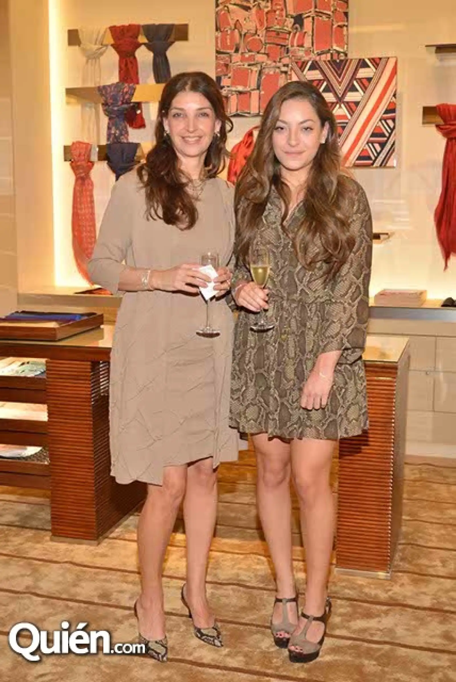 Martha y Mariana Aguirre.