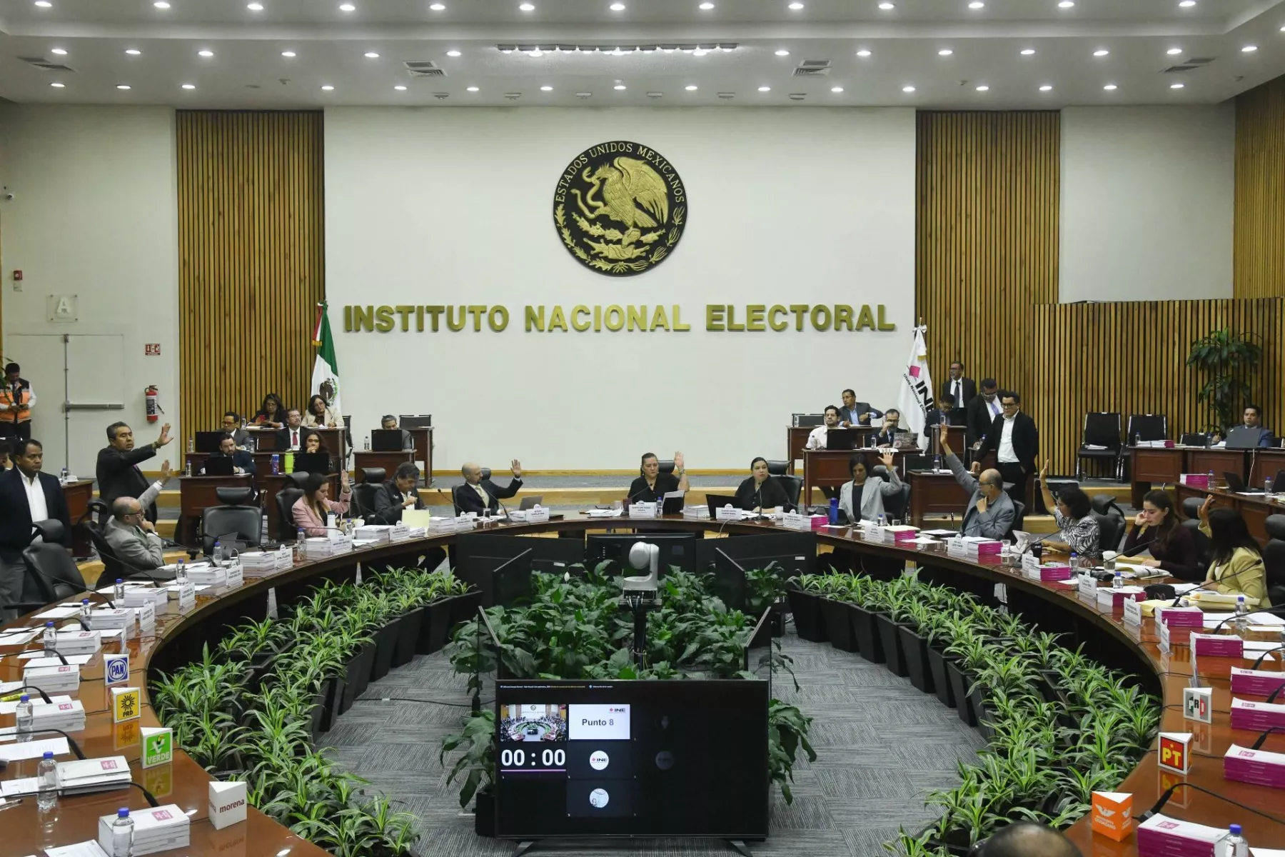 INE Sesión Extraordinaria-8