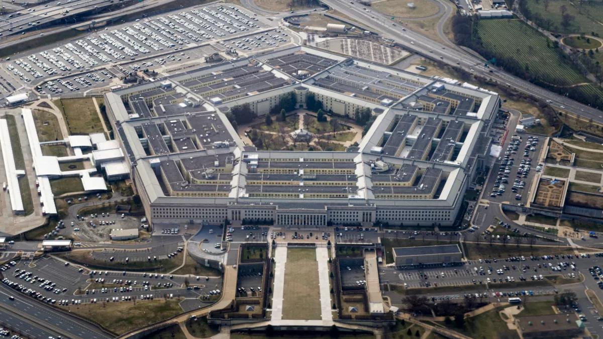 FOTO DE ARCHIVO: El edificio del Pentágono se ve en Arlington, Virginia, EE. UU., el 6 de abril de 2023. 