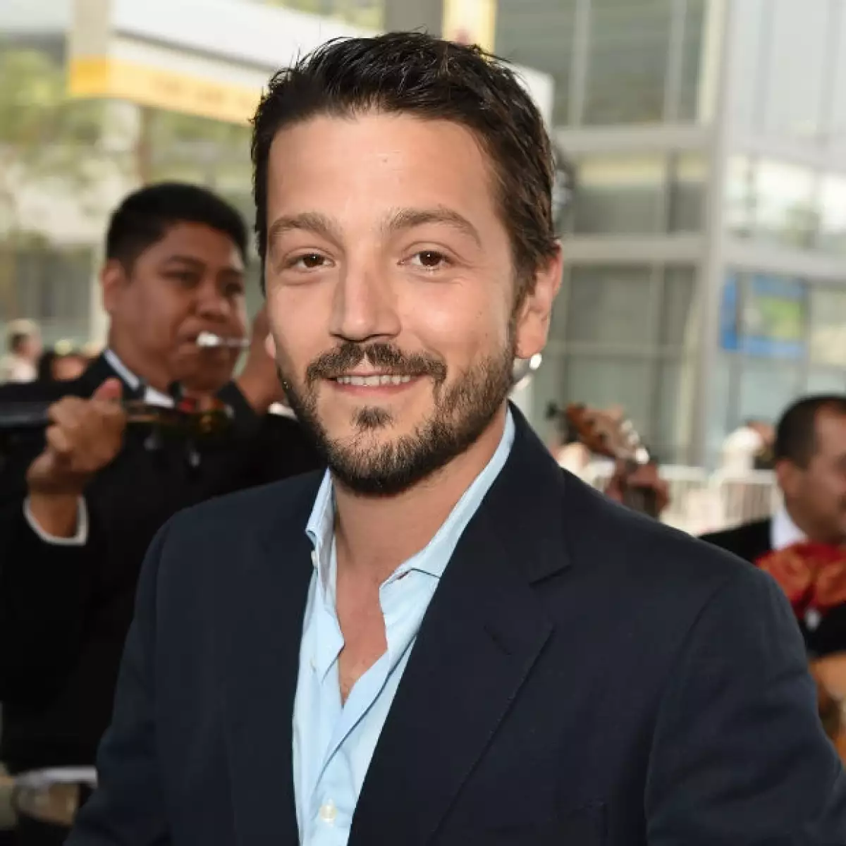 El actor generalmente es reservado cuando se trata de hablar de sus hijos, pero al promocionar la cinta “The Book of Life” no pudo evitar tratar el tema con la conductora.