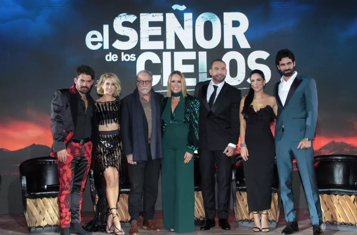 Iván Arana, Carmen Aub, Luis Zelkowicz, Rafael Amaya, África Zavala y Rubén Cortada