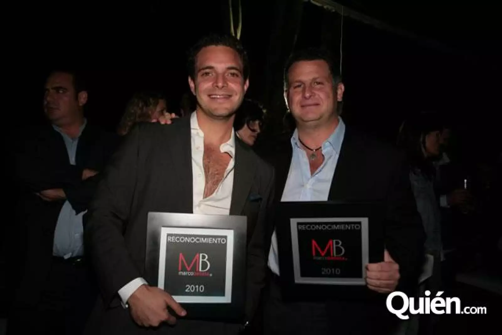 Marco Beteta entrega reconocimientos a los mejores Restaurantes