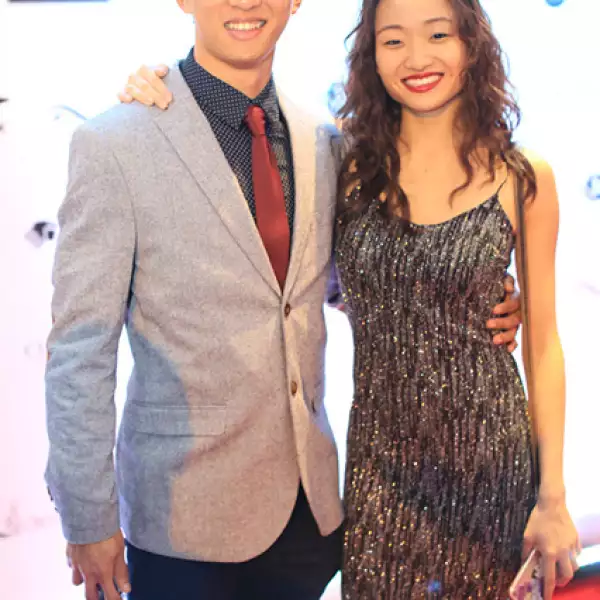 Wei Wang y Yaoqian Shang