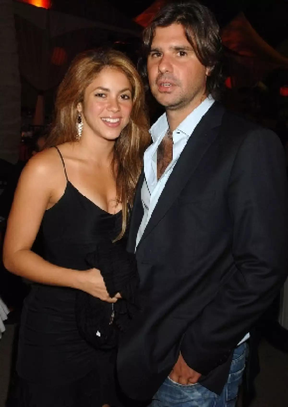 Antonio afirma que él fue socio comercial, consejero y pieza clave en el despegue de su carrera musical, pero ella está convencida de que puede demostrar que los alegatos de su expareja son falsos.