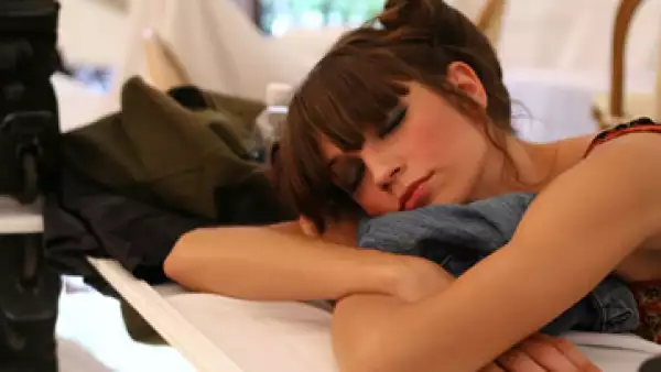 Dormir es importante para prevenir resfriados y otros padecimientos como la diabetes y obesidad. (Foto: Getty Images )