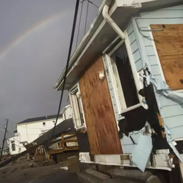 Un arcoiris se asoma en Nueva York tras Sandy