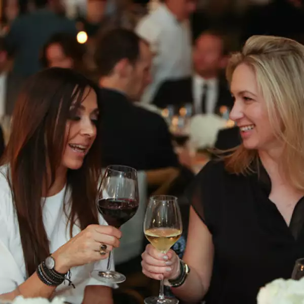 Chela Martín del Campo y Luz Gómez