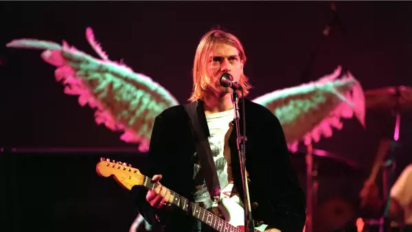 MTV Live and Loud: Nirvana Performs Live - December 1993