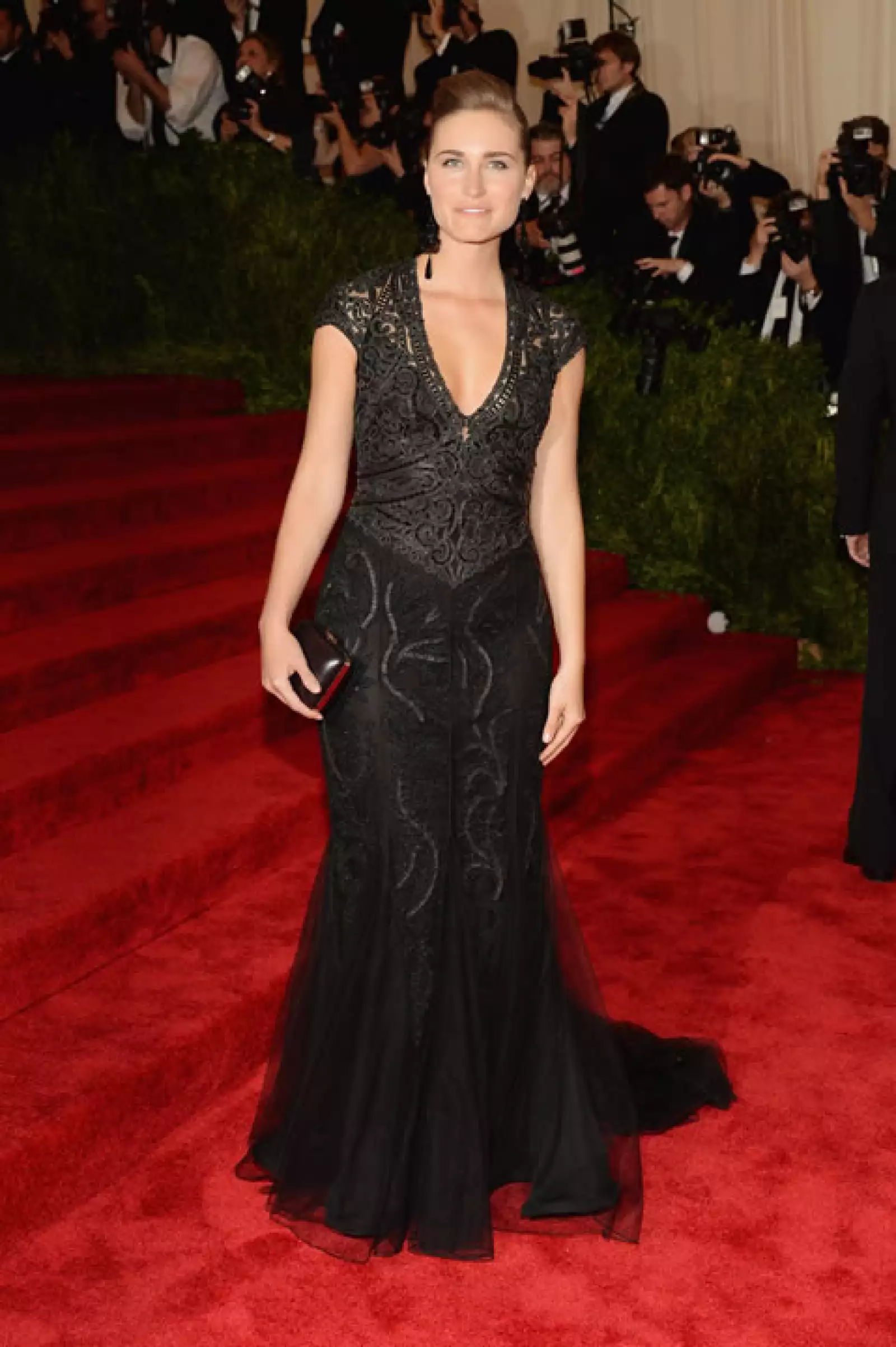 Lauren Bush en un total look negro.