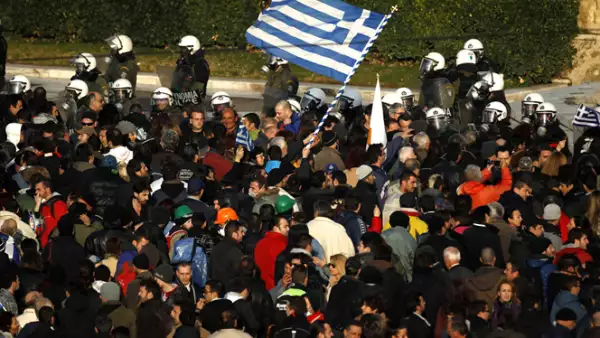 La mayor economía de la zona del euro aumentó la presión este domingo sobre Grecia al decir que el bloque necesitaba acciones, no palabras de Gobierno heleno.