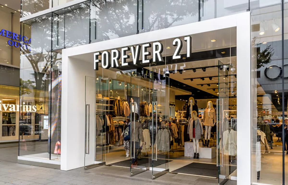 Desde cuántas tiendas hay en el mundo hasta el mensaje oculto religioso que esconden sus bolsas, revelamos los secretos mejor guardados de Forever 21.