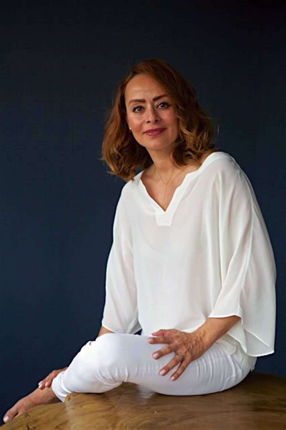Eliza Puente, autora del libro “Respirando Agua”, nunca imagino que a través de cartas que escribía a su padre a raíz de su muerte, nacería un libro que consoló su soledad.