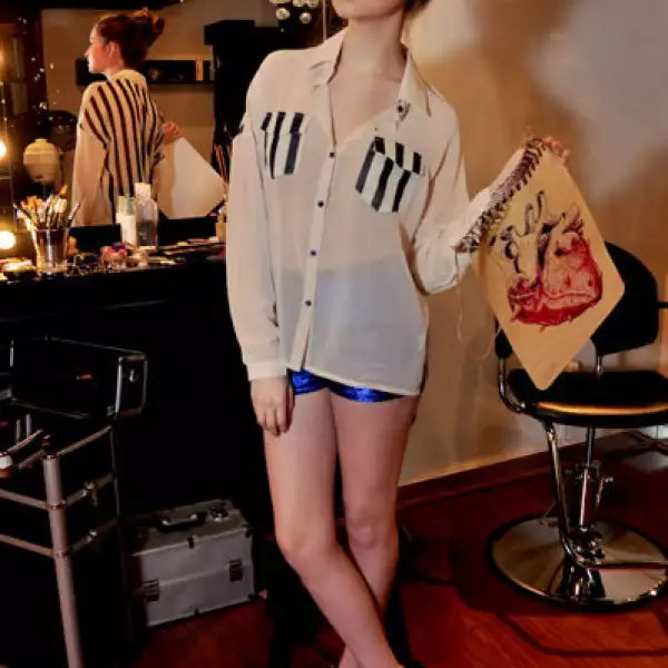 Mallory Caballero en Room 304