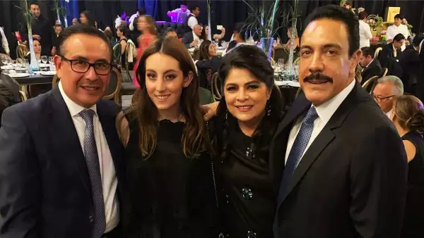 Omar Fayad y Victoria Ruffo