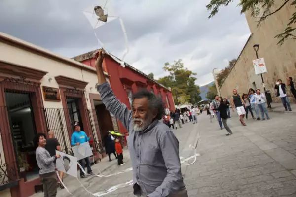 Francisco Toledo normalistas