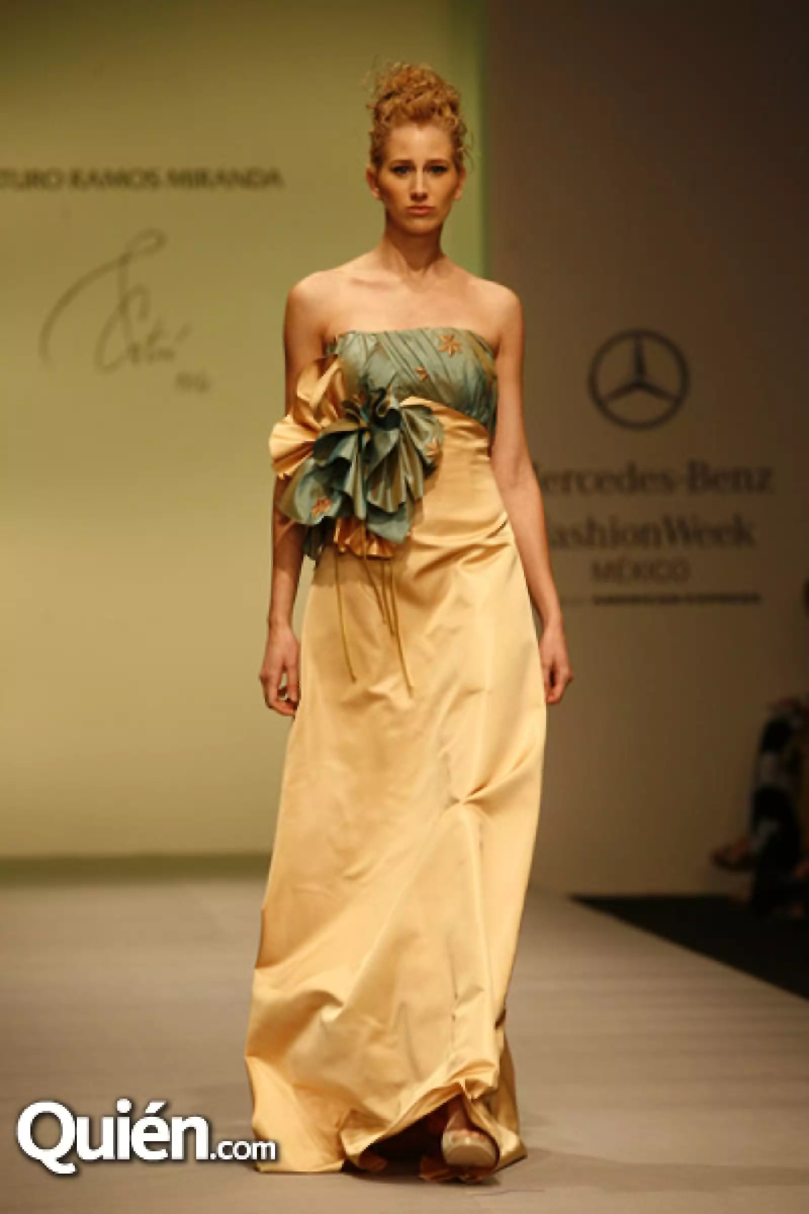 Desfile Arturo Ramos