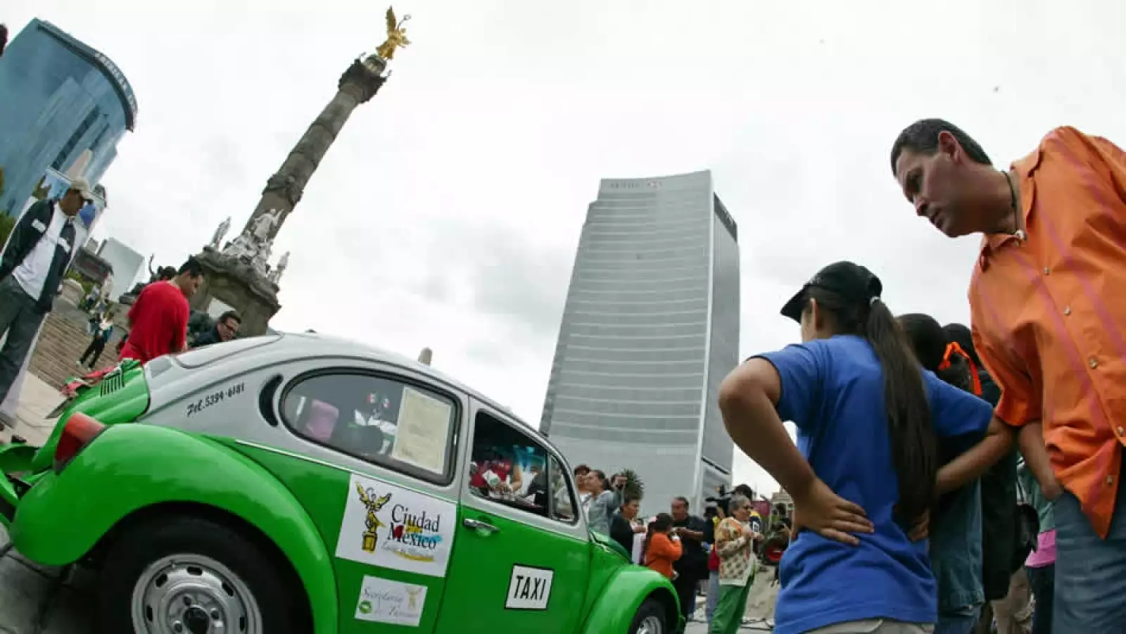 taxi vocho en la ciudad de mexico