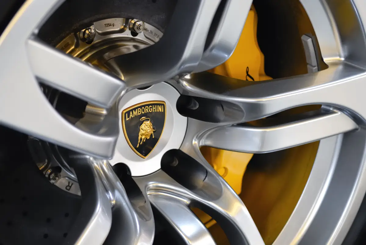 Lamborghini (iStock)