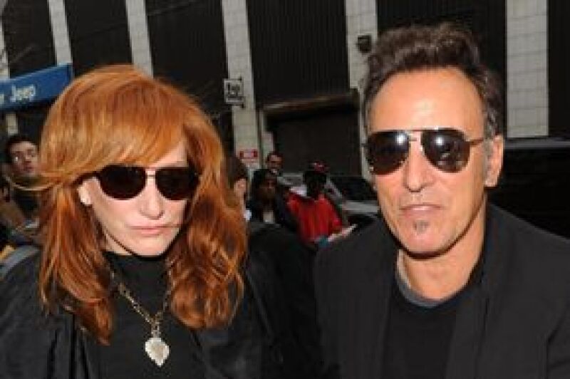 Dicen que el cantante sostiene una relación extramarital con una mujer llamada Ann Kelly.