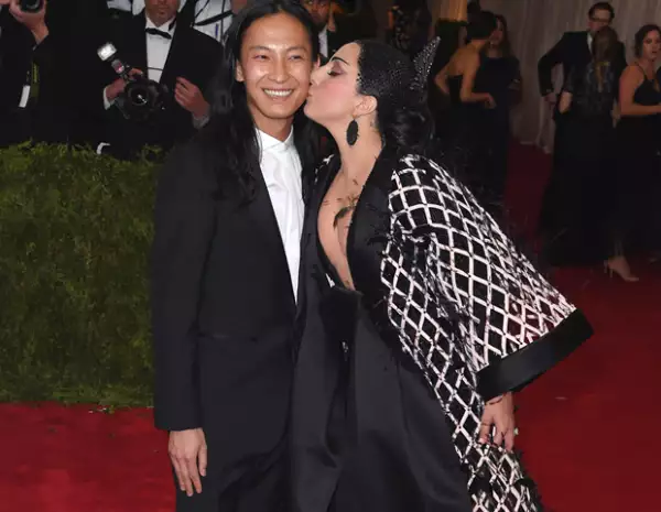 Alexander Wang es amado por celebridades como Katy Perry. Aquí, juntos en la gala del Met.