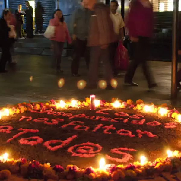 Participaron organizaciones civiles como el Movimiento por la Paz con Justicia y Dignidad y Servicios y Asesoría para la Paz (Serapaz), así como estudiantes del IPN, la UNAM, la UAEM, la UVM y la ESEF.