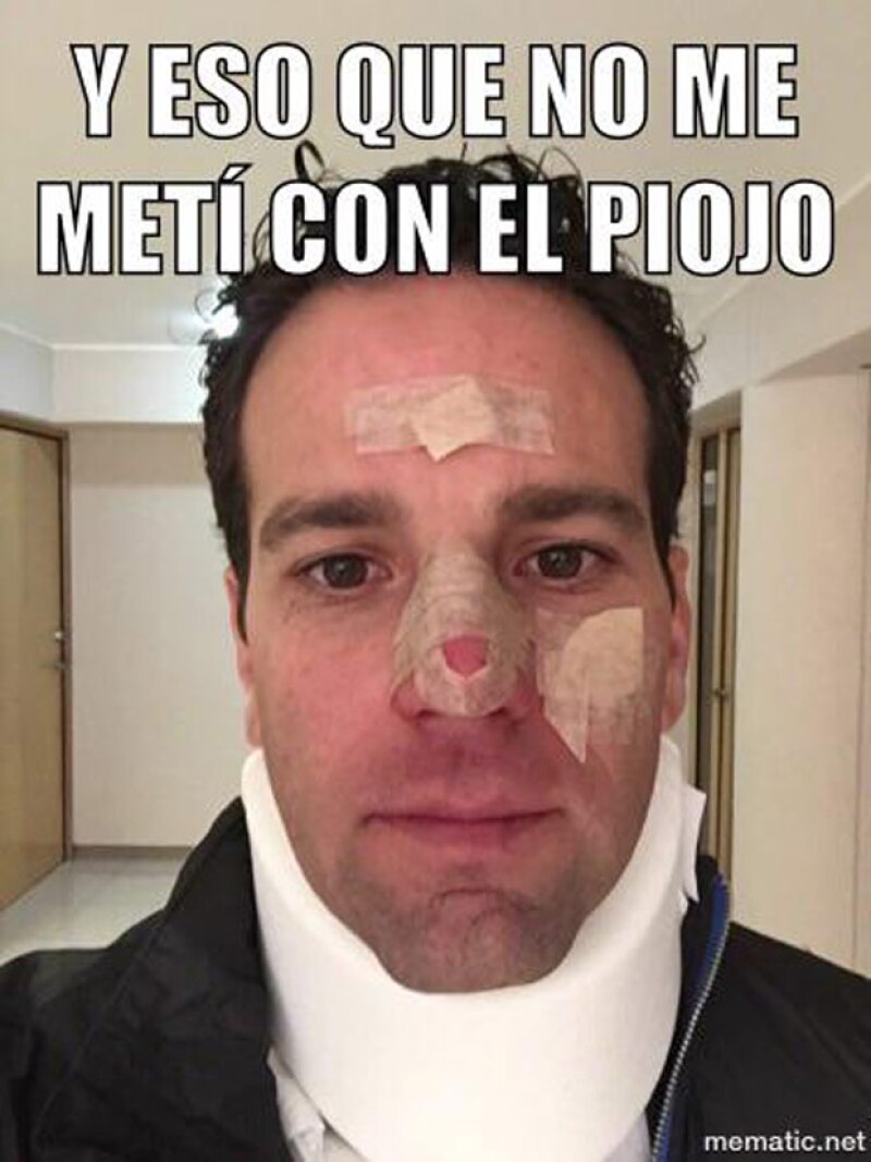 Hace referencia al caso de El Piojo Herrera, a pesar del accidente l periodista no pierde el humor.