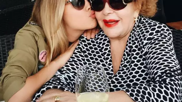 La hija de Luis Miguel aprovechó que es el cumpleaños de su bisabuela para dedicarle unas emotivas palabras.