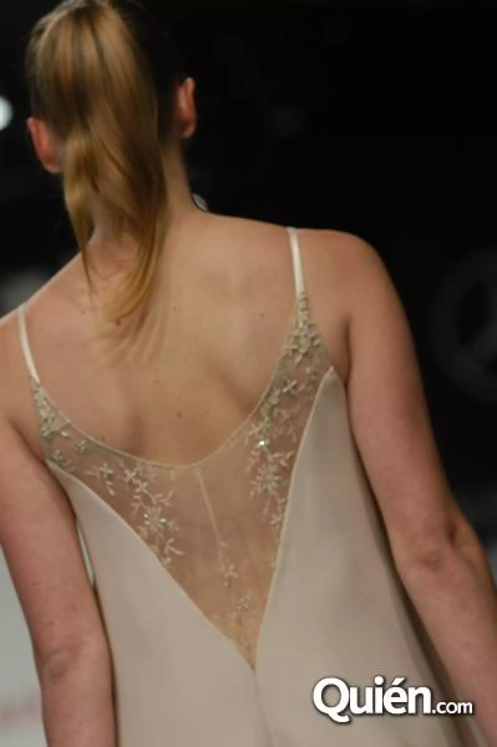 MBF Pasarela Eduardo Lucero