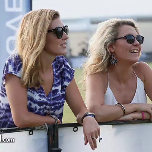 Ginny Langton y Holly Houghton