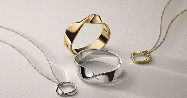 Joyería de la colección otoño-invierno 2023 de Calvin Klein