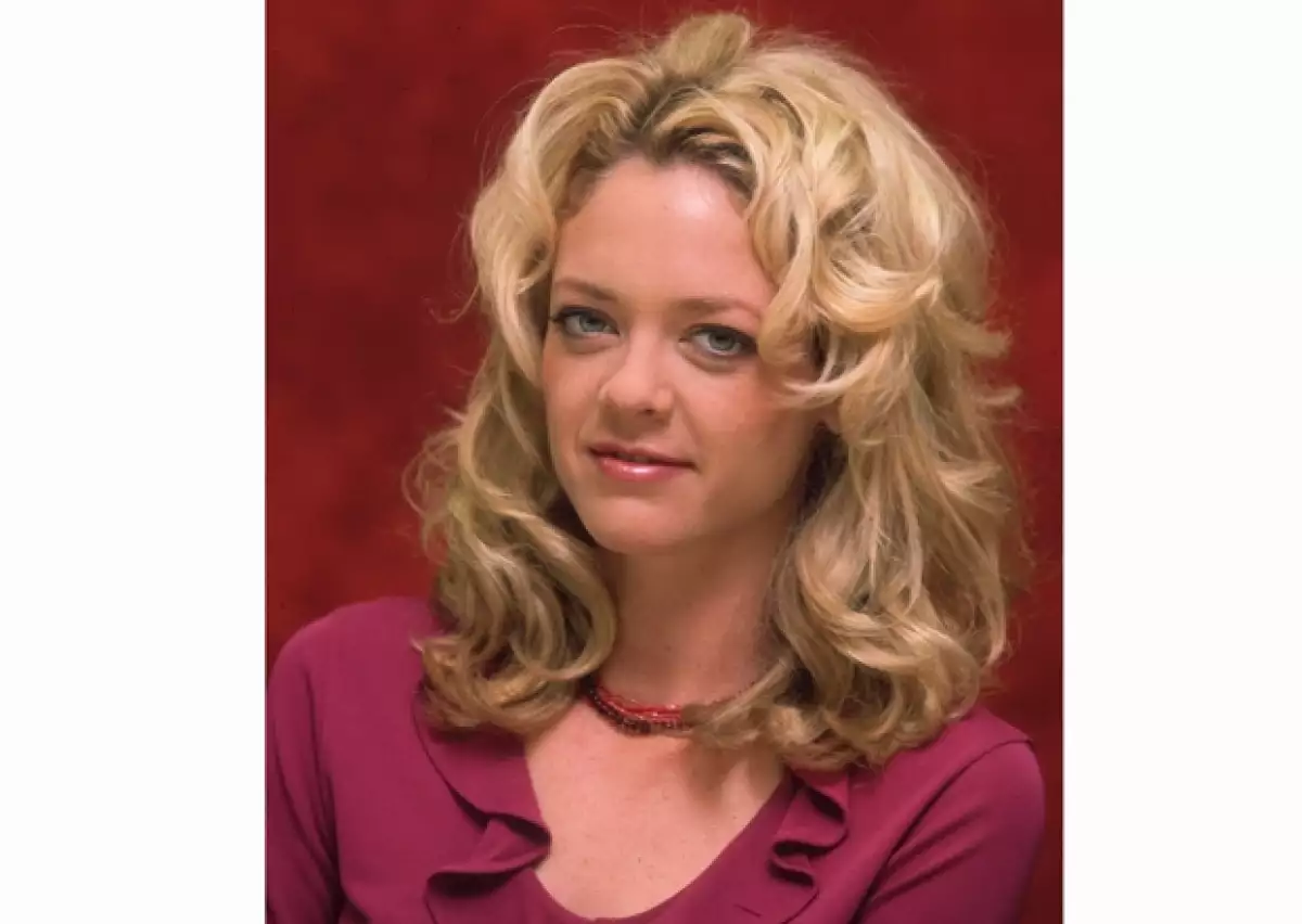 Lisa Robin Kelly en su papel de Laurie Forman en That´ 70 show.