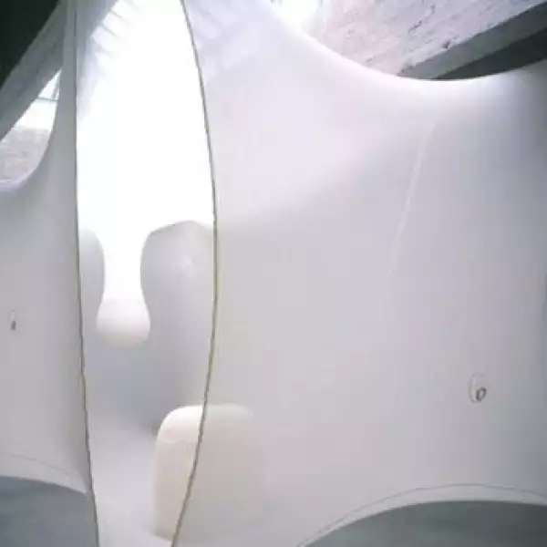 El mundo sensorial del brasileño Ernesto Neto
