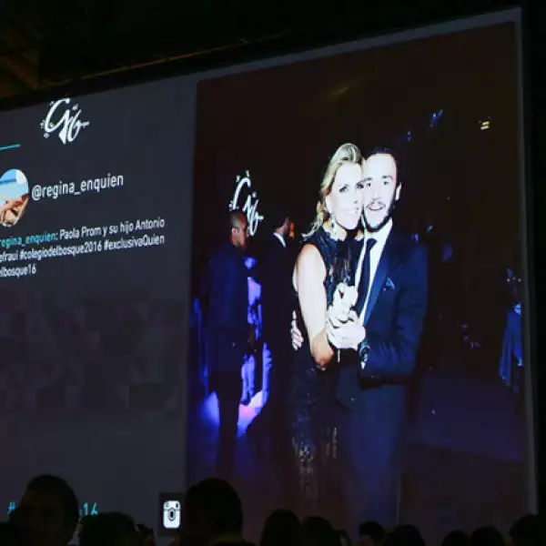 Regina en Quién presente en la graduación del colegio del Bosque exclusiva de Quién