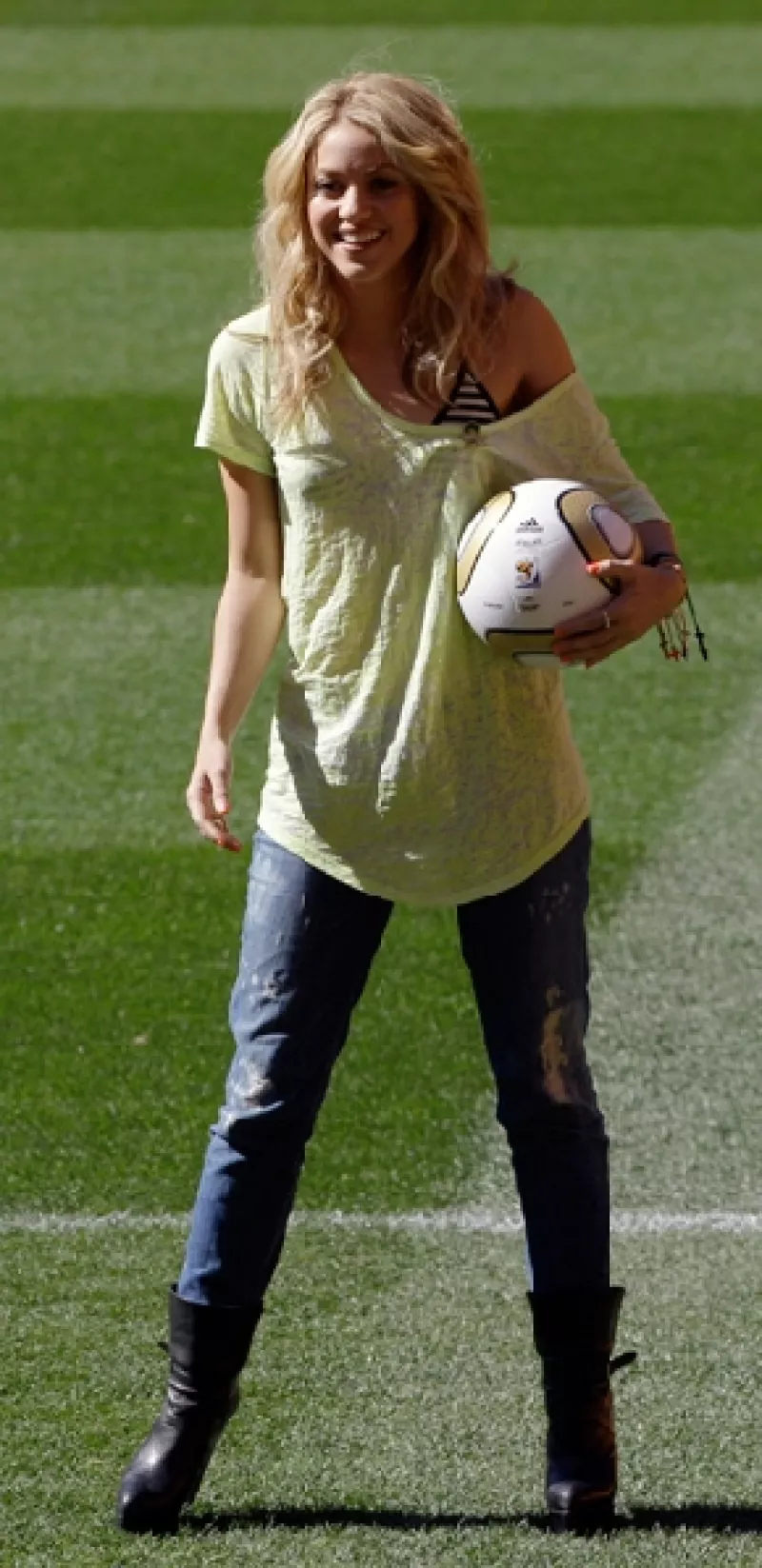 La colombiana está lista para interpretar, al lado de la agrupación Freshlyground, el “Waka waka”, el próximo domingo en la clausura de la Copa Mundial de Futbol, previo al partido Holanda-España.