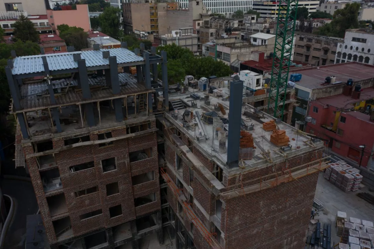Reconstrucción de los edificios de Osa Mayor, afectados durante el sismo de 2017.