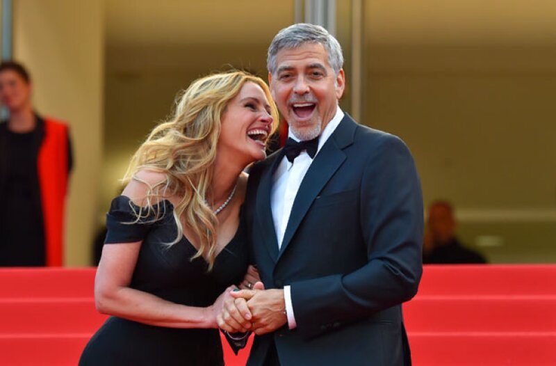 Súper sonriente, Julia debutó en Cannes como toda una profesional.