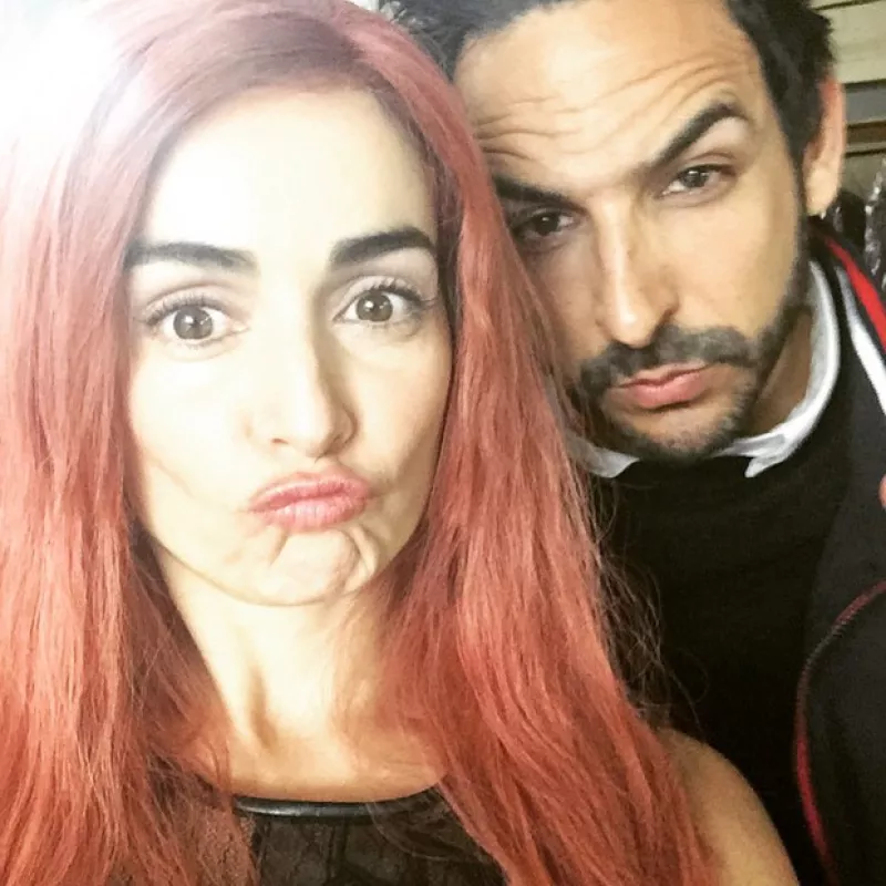 Al parecer la actriz se une a la tendencia de Kylie Jenner con los llamativos colores de pelo, pero en vez de verde, ha elegido un tono diferente.